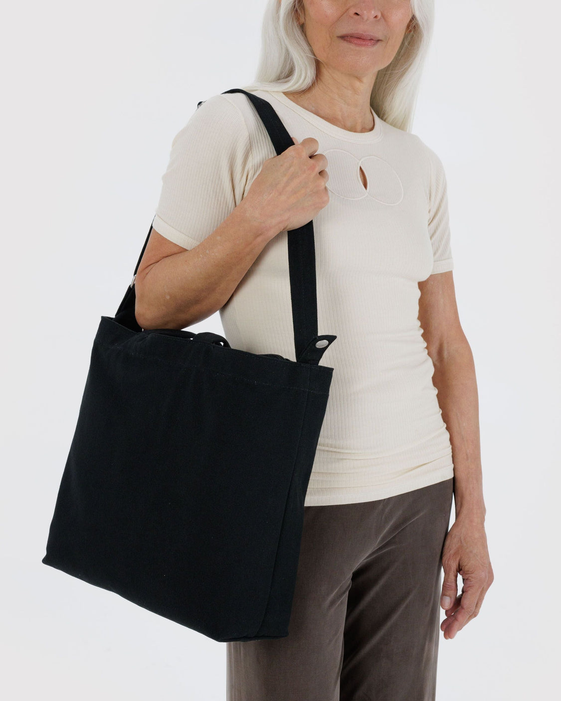 Horizontal Zip Duck Bag - Black - Classic Everyday Run